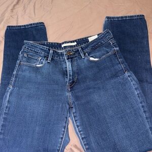Mid Rise Skinny Levi’s jeans size 10